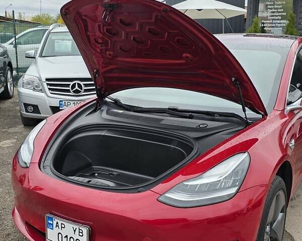 Красный Тесла Модель 3, объемом двигателя 0 л и пробегом 69 тыс. км за 18300 $, фото 15 на Automoto.ua