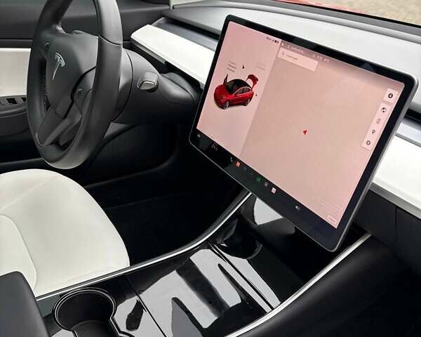 Красный Тесла Модель 3, объемом двигателя 0 л и пробегом 112 тыс. км за 16500 $, фото 50 на Automoto.ua