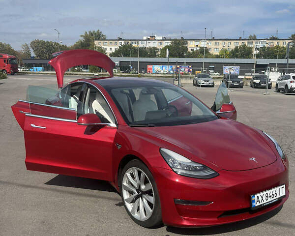 Тесла Модель 3 2018 у Харкові на Automoto.ua Червоний Тесла Модель 3, об'ємом двигуна 0 л та пробігом 155 тис. км за 15000 $, фото 1 на Automoto.ua