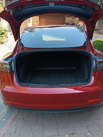 Красный Тесла Модель 3, объемом двигателя 0 л и пробегом 129 тыс. км за 20999 $, фото 60 на Automoto.ua