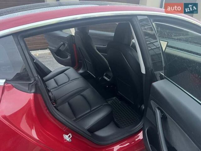 Красный Тесла Модель 3, объемом двигателя 0 л и пробегом 76 тыс. км за 19999 $, фото 18 на Automoto.ua