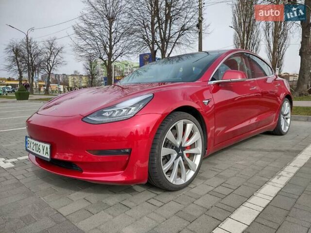 Красный Тесла Модель 3, объемом двигателя 0 л и пробегом 105 тыс. км за 19500 $, фото 2 на Automoto.ua