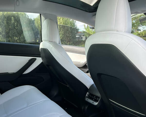 Тесла Модель 3 2018 у Києві на Automoto.ua Червоний Тесла Модель 3, об'ємом двигуна 0 л та пробігом 91 тис. км за 21500 $, фото 15 на Automoto.ua