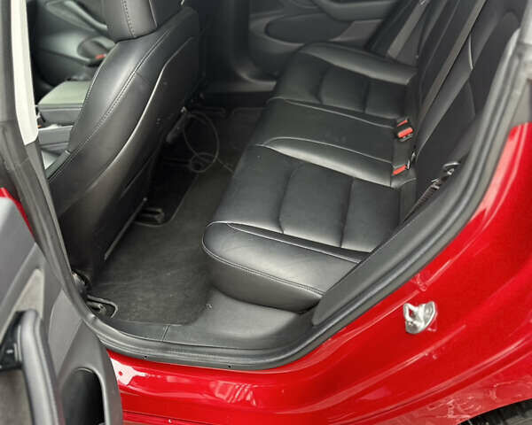 Красный Тесла Модель 3, объемом двигателя 0 л и пробегом 105 тыс. км за 18999 $, фото 21 на Automoto.ua