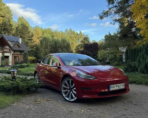 Красный Тесла Модель 3, объемом двигателя 0 л и пробегом 97 тыс. км за 19600 $, фото 4 на Automoto.ua