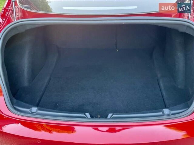 Тесла Модель 3 2018 в Днепре (Днепропетровске) на Automoto.ua Красный Тесла Модель 3, объемом двигателя 0 л и пробегом 130 тыс. км за 17700 $, фото 25 на Automoto.ua