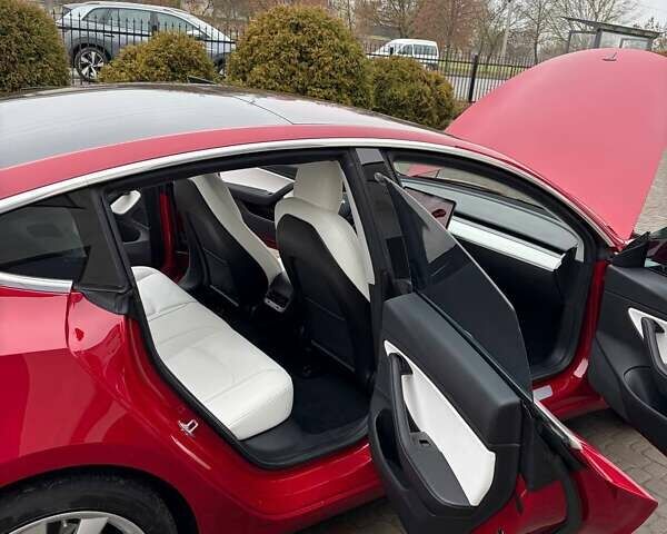 Красный Тесла Модель 3, объемом двигателя 0 л и пробегом 112 тыс. км за 16500 $, фото 89 на Automoto.ua