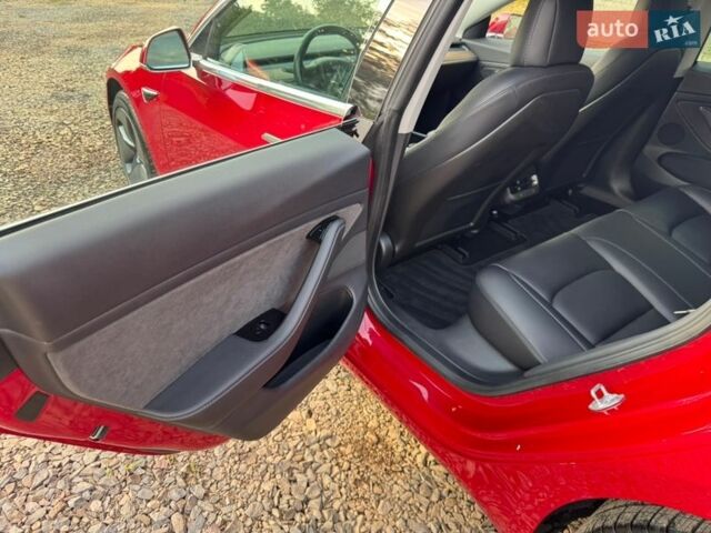 Красный Тесла Модель 3, объемом двигателя 0 л и пробегом 137 тыс. км за 16500 $, фото 10 на Automoto.ua