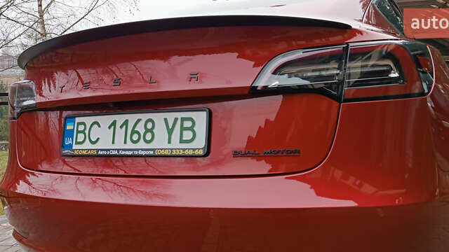 Красный Тесла Модель 3, объемом двигателя 0 л и пробегом 129 тыс. км за 20999 $, фото 51 на Automoto.ua