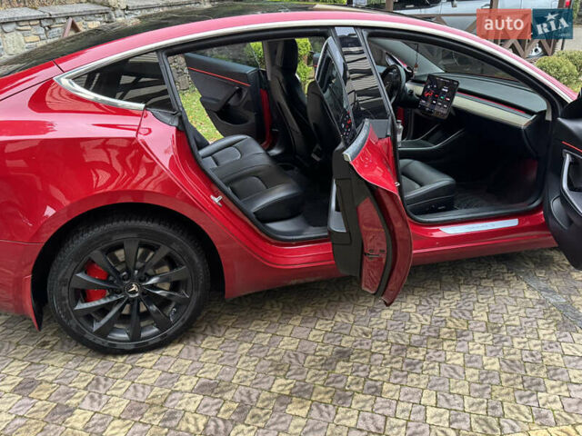 Красный Тесла Модель 3, объемом двигателя 0 л и пробегом 129 тыс. км за 20999 $, фото 8 на Automoto.ua