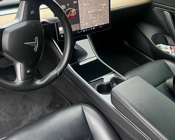 Красный Тесла Модель 3, объемом двигателя 0 л и пробегом 91 тыс. км за 18500 $, фото 13 на Automoto.ua