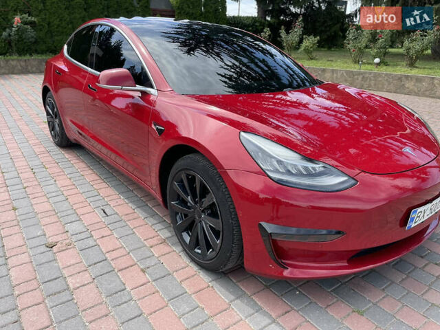 Тесла Модель 3 2018 у Чернівцях на Automoto.ua Червоний Тесла Модель 3, об'ємом двигуна 0 л та пробігом 235 тис. км за 16200 $, фото 3 на Automoto.ua