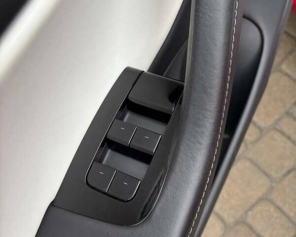 Красный Тесла Модель 3, объемом двигателя 0 л и пробегом 112 тыс. км за 16500 $, фото 77 на Automoto.ua