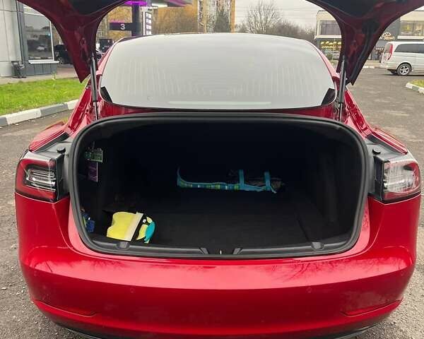 Красный Тесла Модель 3, объемом двигателя 0 л и пробегом 91 тыс. км за 18500 $, фото 11 на Automoto.ua