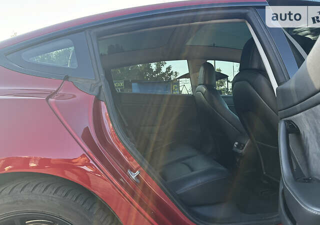 Красный Тесла Модель 3, объемом двигателя 0 л и пробегом 150 тыс. км за 19000 $, фото 10 на Automoto.ua