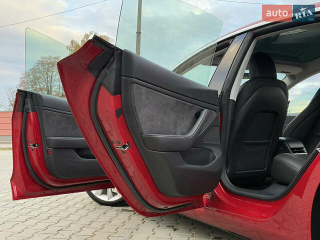 Червоний Тесла Модель 3, об'ємом двигуна 0 л та пробігом 159 тис. км за 15800 $, фото 54 на Automoto.ua