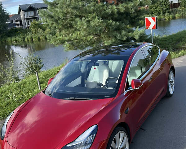 Тесла Модель 3 2018 у Києві на Automoto.ua Червоний Тесла Модель 3, об'ємом двигуна 0 л та пробігом 91 тис. км за 21500 $, фото 19 на Automoto.ua