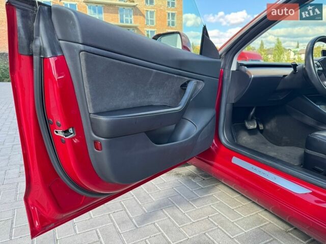 Красный Тесла Модель 3, объемом двигателя 0 л и пробегом 147 тыс. км за 17000 $, фото 29 на Automoto.ua