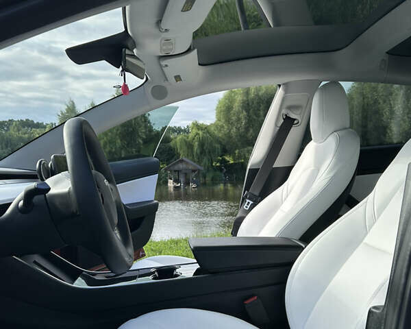 Тесла Модель 3 2018 у Києві на Automoto.ua Червоний Тесла Модель 3, об'ємом двигуна 0 л та пробігом 91 тис. км за 21500 $, фото 18 на Automoto.ua