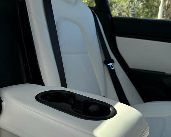 Червоний Тесла Модель 3, об'ємом двигуна 0 л та пробігом 115 тис. км за 19500 $, фото 19 на Automoto.ua