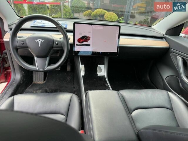 Красный Тесла Модель 3, объемом двигателя 0 л и пробегом 105 тыс. км за 16999 $, фото 7 на Automoto.ua