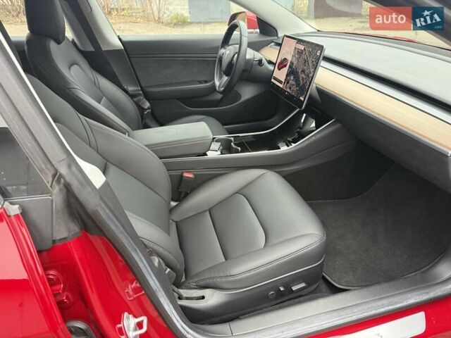 Червоний Тесла Модель 3, об'ємом двигуна 0 л та пробігом 23 тис. км за 17200 $, фото 14 на Automoto.ua