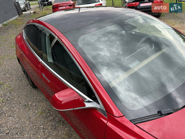 Тесла Модель 3 2018 в Луцке на Automoto.ua Красный Тесла Модель 3, объемом двигателя 0 л и пробегом 137 тыс. км за 17200 $, фото 27 на Automoto.ua