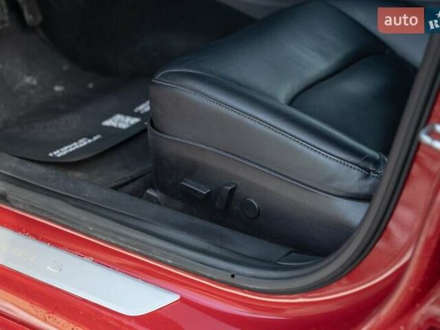 Червоний Тесла Модель 3, об'ємом двигуна 0 л та пробігом 113 тис. км за 16900 $, фото 15 на Automoto.ua