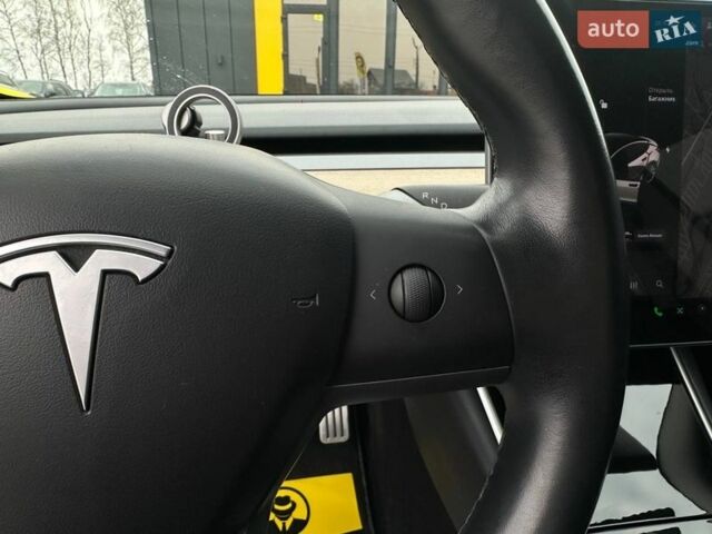 Червоний Тесла Модель 3, об'ємом двигуна 0 л та пробігом 105 тис. км за 17800 $, фото 13 на Automoto.ua