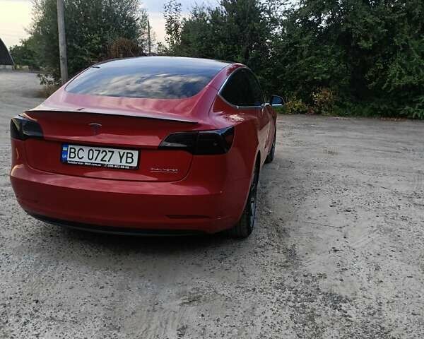 Красный Тесла Модель 3, объемом двигателя 0 л и пробегом 135 тыс. км за 20100 $, фото 8 на Automoto.ua