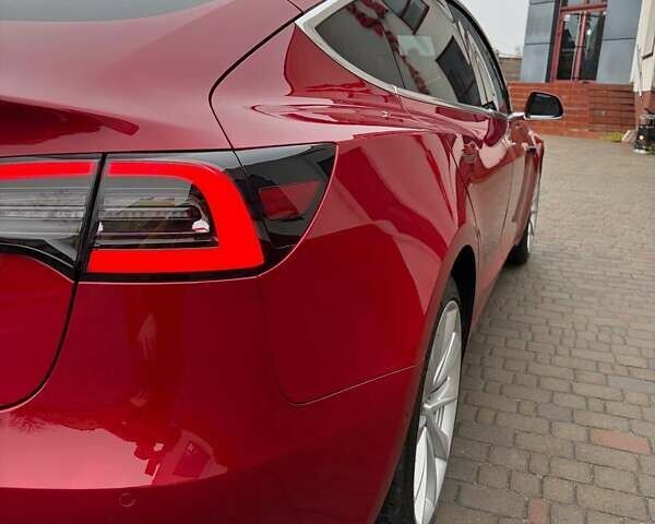 Красный Тесла Модель 3, объемом двигателя 0 л и пробегом 112 тыс. км за 16500 $, фото 4 на Automoto.ua
