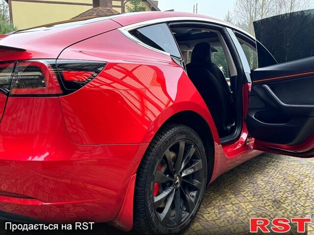 Красный Тесла Модель 3, объемом двигателя 0 л и пробегом 129 тыс. км за 20400 $, фото 3 на Automoto.ua