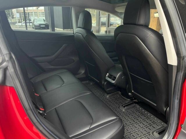 Красный Тесла Модель 3, объемом двигателя 0 л и пробегом 57 тыс. км за 16299 $, фото 14 на Automoto.ua