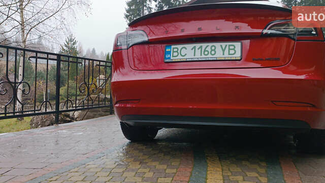 Красный Тесла Модель 3, объемом двигателя 0 л и пробегом 129 тыс. км за 20999 $, фото 52 на Automoto.ua