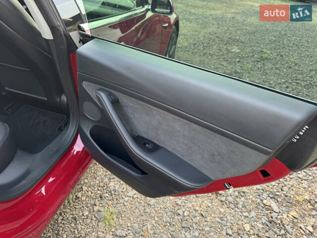 Тесла Модель 3 2018 в Луцке на Automoto.ua Красный Тесла Модель 3, объемом двигателя 0 л и пробегом 137 тыс. км за 17200 $, фото 40 на Automoto.ua