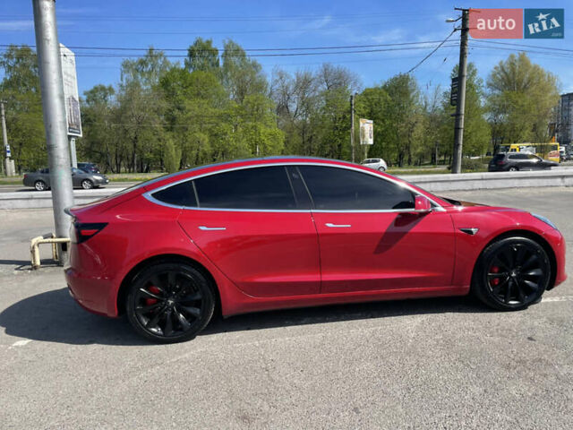 Красный Тесла Модель 3, объемом двигателя 0 л и пробегом 84 тыс. км за 17500 $, фото 20 на Automoto.ua