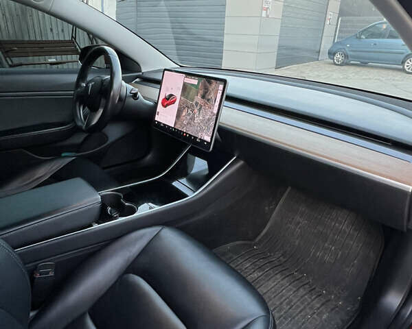 Червоний Тесла Модель 3, об'ємом двигуна 0 л та пробігом 130 тис. км за 18600 $, фото 23 на Automoto.ua