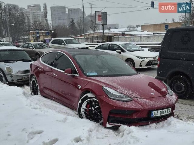 Красный Тесла Модель 3, объемом двигателя 0 л и пробегом 67 тыс. км за 23800 $, фото 3 на Automoto.ua