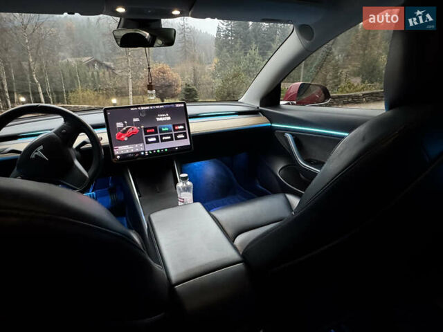 Красный Тесла Модель 3, объемом двигателя 0 л и пробегом 129 тыс. км за 20999 $, фото 22 на Automoto.ua