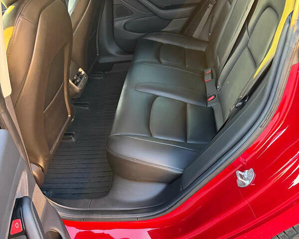 Червоний Тесла Модель 3, об'ємом двигуна 0 л та пробігом 90 тис. км за 16499 $, фото 34 на Automoto.ua