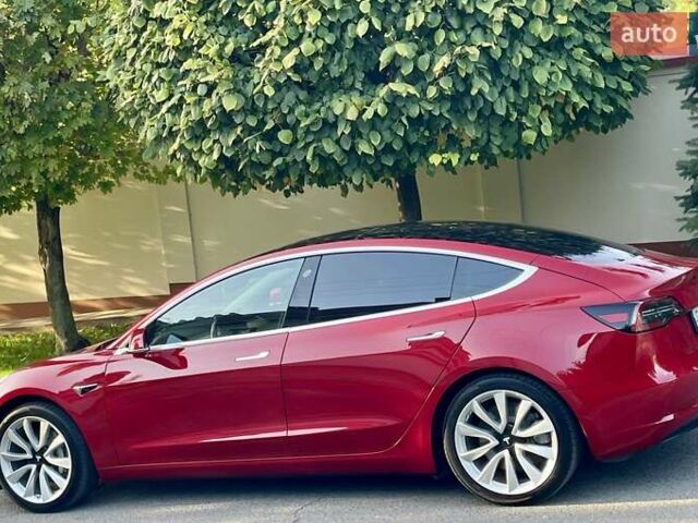 Тесла Модель 3 2018 в Днепре (Днепропетровске) на Automoto.ua Красный Тесла Модель 3, объемом двигателя 0 л и пробегом 130 тыс. км за 17700 $, фото 5 на Automoto.ua