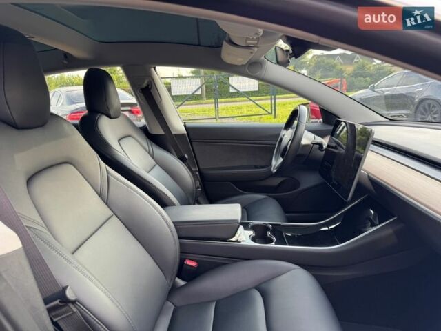 Красный Тесла Модель 3, объемом двигателя 0 л и пробегом 137 тыс. км за 16500 $, фото 19 на Automoto.ua