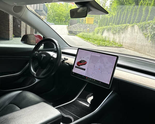 Красный Тесла Модель 3, объемом двигателя 0 л и пробегом 231 тыс. км за 15400 $, фото 3 на Automoto.ua