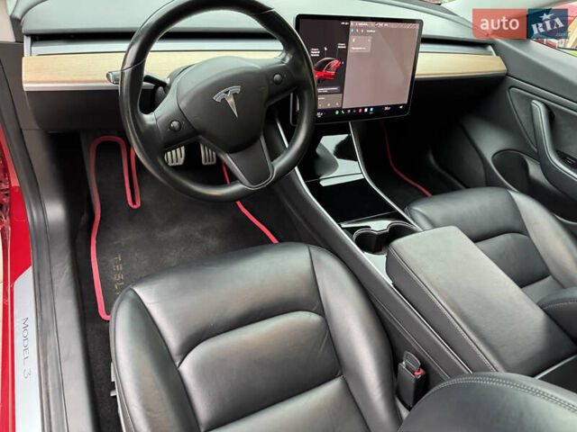Красный Тесла Модель 3, объемом двигателя 0 л и пробегом 121 тыс. км за 24900 $, фото 22 на Automoto.ua
