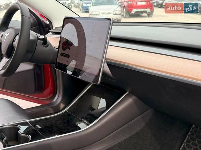 Красный Тесла Модель 3, объемом двигателя 0 л и пробегом 131 тыс. км за 17990 $, фото 20 на Automoto.ua