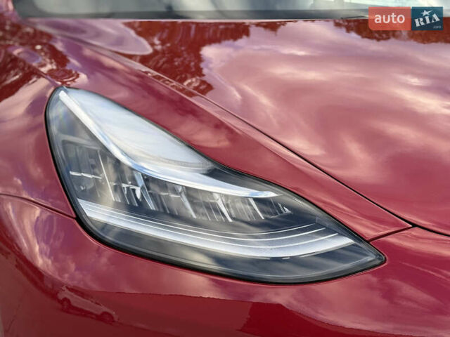 Тесла Модель 3 2019 у Луцьку на Automoto.ua Червоний Тесла Модель 3, об'ємом двигуна 0 л та пробігом 114 тис. км за 16900 $, фото 21 на Automoto.ua