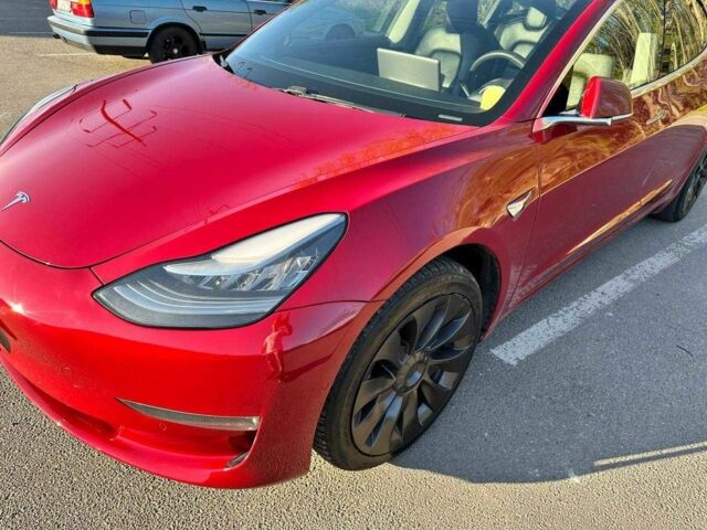 Тесла Модель 3 2019 в Днепре (Днепропетровске) на Automoto.ua Красный Тесла Модель 3, объемом двигателя 0 л и пробегом 112 тыс. км за 17899 $, фото 7 на Automoto.ua