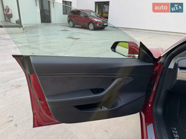 Тесла Модель 3 2019 у Луцьку на Automoto.ua Червоний Тесла Модель 3, об'ємом двигуна 0 л та пробігом 114 тис. км за 16900 $, фото 33 на Automoto.ua