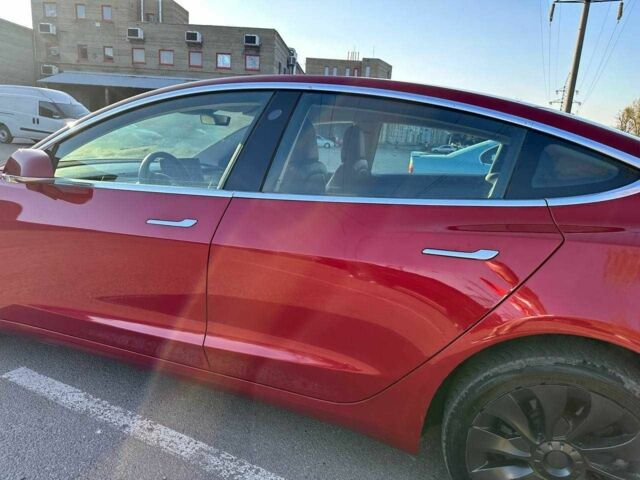 Тесла Модель 3 2019 в Днепре (Днепропетровске) на Automoto.ua Красный Тесла Модель 3, объемом двигателя 0 л и пробегом 112 тыс. км за 17899 $, фото 14 на Automoto.ua