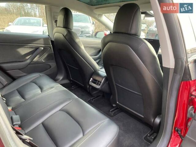 Красный Тесла Модель 3, объемом двигателя 0 л и пробегом 89 тыс. км за 18100 $, фото 21 на Automoto.ua